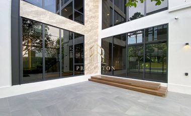 VIVE New Krungthep Kreetha Luxury 3-Storey Modern Home with Exclusive Privacy