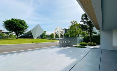 VIVE New Krungthep Kreetha Luxury 3-Storey Modern Home with Exclusive Privacy