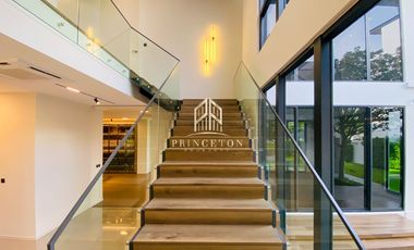 VIVE New Krungthep Kreetha Luxury 3-Storey Modern Home with Exclusive Privacy