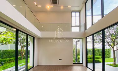 VIVE New Krungthep Kreetha Luxury 3-Storey Modern Home with Exclusive Privacy