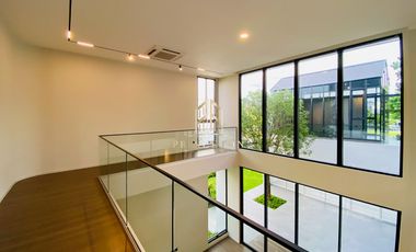 VIVE New Krungthep Kreetha Luxury 3-Storey Modern Home with Exclusive Privacy