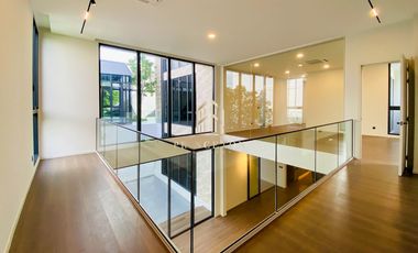 VIVE New Krungthep Kreetha Luxury 3-Storey Modern Home with Exclusive Privacy