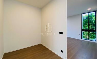 VIVE New Krungthep Kreetha Luxury 3-Storey Modern Home with Exclusive Privacy