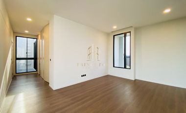 VIVE New Krungthep Kreetha Luxury 3-Storey Modern Home with Exclusive Privacy