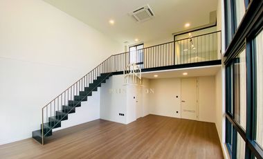 VIVE New Krungthep Kreetha Luxury 3-Storey Modern Home with Exclusive Privacy