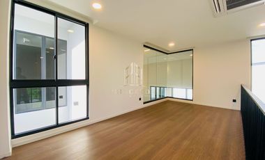 VIVE New Krungthep Kreetha Luxury 3-Storey Modern Home with Exclusive Privacy