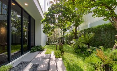 VIVE New Krungthep Kreetha Luxury 3-Storey Modern Home with Exclusive Privacy