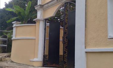 Dijual Rumah + Kavling luas 650m2, 3 Lantai, 3 Kamar Tidur, Area Commercial, Cocok dijadikan Tempat Usaha Kuliner/Tempat Wisata di Wanayasa Purwakarta