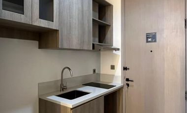 Apartemen Studio Minimalis Dekat MRT Fatmawati City Center
