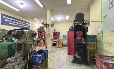 Dijual Gudang Workshop, Jalan Raya Mustikasari, 2 Lantai, Luas 500m2, Muat Container 40 Feet, Bisa KPR, 3km Akses Langsung Tol Bekasi Timur