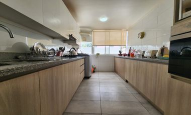 SE VENDE AMPLIO DEPARTAMENTO EN EL CENTRO DE QUILPUÉ