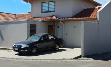 Brown Propiedades vende linda casa en el condominio Aires de Buin