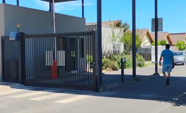 Brown Propiedades vende linda casa en el condominio Aires de Buin