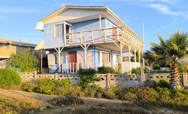 Casa En Venta En El Tabo