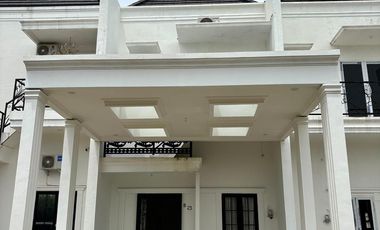 Rumah Mewah Di Town house Sriwijaya, Lebak murni, Palembang