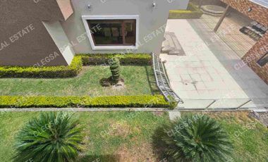 CASA MODERNA EN RENTA  EN URBANIZACION PRIVADA