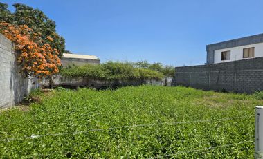 Venta de Terreno de 400 m² Residencial o Comercial - Salinas, Santa Elena, Av Carlos Espinoza