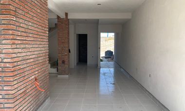 CASA EN VENTA PRIVADA LOS AGUACATES A 300 METROS DE LA ENTRADA DE CHIAPA DE CORZO