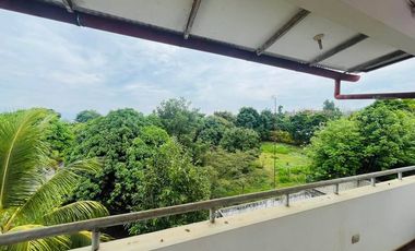Esta casa es para una familia que valora la tranquilidad por encima de todo, pero sin renunciar a la ciudad.