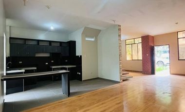 Esta casa es para una familia que valora la tranquilidad por encima de todo, pero sin renunciar a la ciudad.