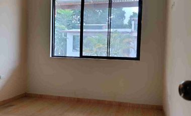 Esta casa es para una familia que valora la tranquilidad por encima de todo, pero sin renunciar a la ciudad.