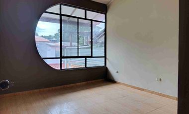 Esta casa es para una familia que valora la tranquilidad por encima de todo, pero sin renunciar a la ciudad.