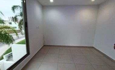 CASA EN RENTA EN CAÑADAS DEL LAGO, 3 RECS.3.5 BAÑOS, JARDIN,