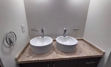 CASA EN RENTA EN CAÑADAS DEL LAGO, 3 RECS.3.5 BAÑOS, JARDIN,