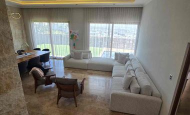 EXPECTACULAR CASA CON ALBERCA EN CLUB DE GOLF LA LOMA