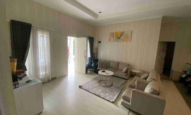 Rumah dengan private pool LT 355 di Pamulang 2 akses 10 menit ke Pasar Modern dan Tol Ciater BSD