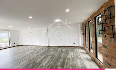 (C-448) Vendo Casa en Cuenca Sector Chaullabamba  3 dormitorios,  jacuzzi 3 Garaje, Bodega.