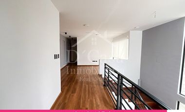 (C-448) Vendo Casa en Cuenca Sector Chaullabamba  3 dormitorios,  jacuzzi 3 Garaje, Bodega.