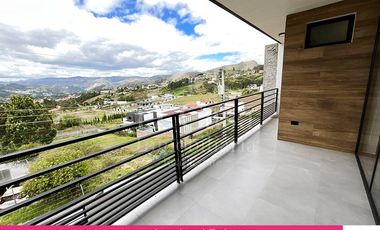 (C-448) Vendo Casa en Cuenca Sector Chaullabamba  3 dormitorios,  jacuzzi 3 Garaje, Bodega.