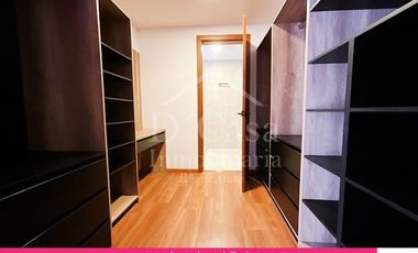 (C-448) Vendo Casa en Cuenca Sector Chaullabamba  3 dormitorios,  jacuzzi 3 Garaje, Bodega.