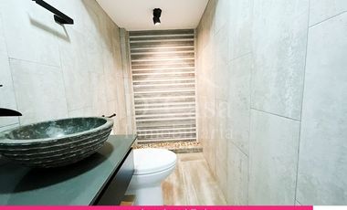 (C-448) Vendo Casa en Cuenca Sector Chaullabamba  3 dormitorios,  jacuzzi 3 Garaje, Bodega.