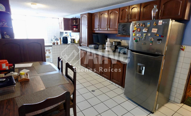 Casa independiente de venta en Monjas, sector Jardín del Valle