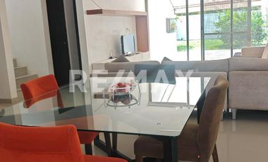 CASA EN RENTA, Fracc. Tulipanes Conkal