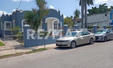 CASA COLONIAL EN RENTA. GARCIA GINERES 1,789m2