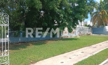 CASA COLONIAL EN RENTA. GARCIA GINERES 1,789m2