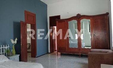 CASA COLONIAL EN RENTA. GARCIA GINERES 1,789m2