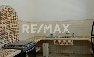 CASA COLONIAL EN RENTA. GARCIA GINERES 1,789m2