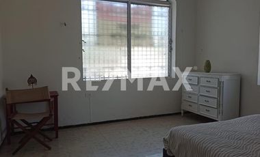 CASA COLONIAL EN RENTA. GARCIA GINERES 1,789m2