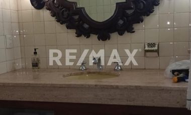 CASA COLONIAL EN RENTA. GARCIA GINERES 1,789m2