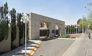 ¡¡GRAN OPORTUNIDAD DE ADQUIRIR O INVERTIR EN ESTA HERMOSA CASA DE REMATE BANCARIO EN BONITO FRACCIONAMIENTO!!, (SOLO CON RECURSOS PROPIOS).