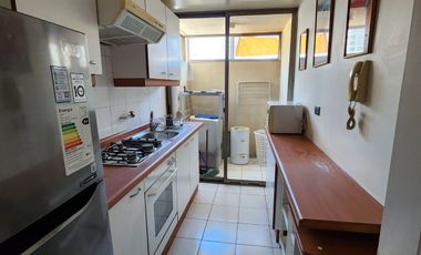 Arriendo departamento en Santiago Centro, amoblado y con estacionamiento