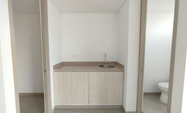 Oficina en Arriendo y Venta en unidad cerrada en Alamos