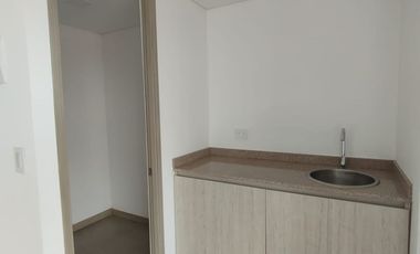 Oficina en Arriendo y Venta en unidad cerrada en Alamos