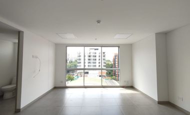 Oficina en Arriendo y Venta en unidad cerrada en Alamos