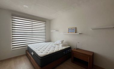 Casa amueblada en Renta en Altozano, Morelia! De 3 niveles Exclusivo fracc. privado, arbolado y con vigilancia 24/7. Disfruta de una vista panorámica