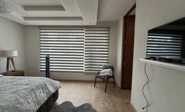 Casa amueblada en Renta en Altozano, Morelia! De 3 niveles Exclusivo fracc. privado, arbolado y con vigilancia 24/7. Disfruta de una vista panorámica